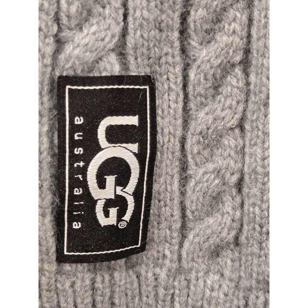 UGG Australia Heather Gray Cable Knit Scarf Soft Winter Wrap Logo Patch